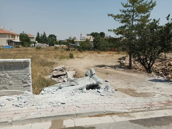 Betonarme döşemede koruyucu başlıklı donatılar ve ankraj alanı